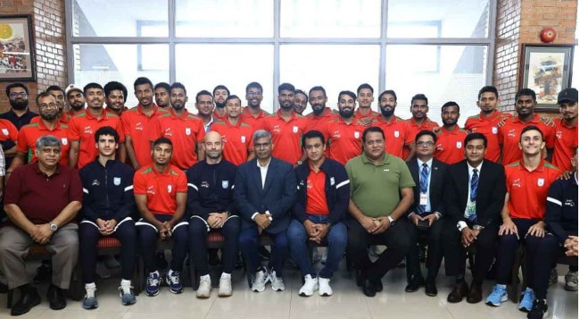 বিশেষ ফ্লাইটে দেশে ফিরছে বাংলাদেশ জাতীয় ফুটবল দল